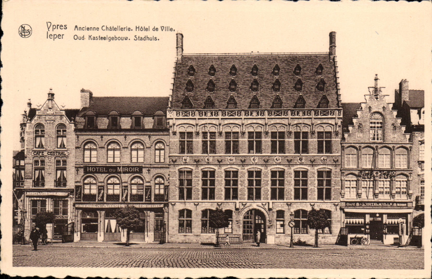 VINTAGE POSTCARD Ypres Old Chatellerie Town hall