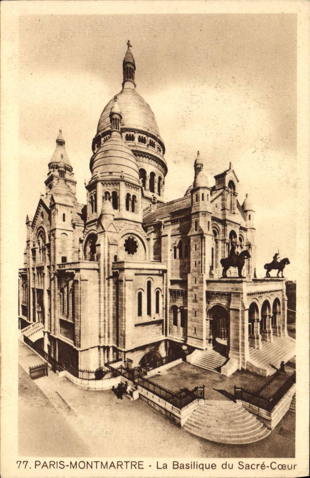 VINTAGE POSTCARD Paris Montmartre the basilica of the Sacring Heart