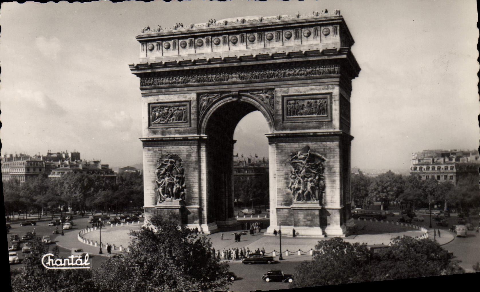CPM Paris La Place de L'Etoile L'Arc de Triomphe