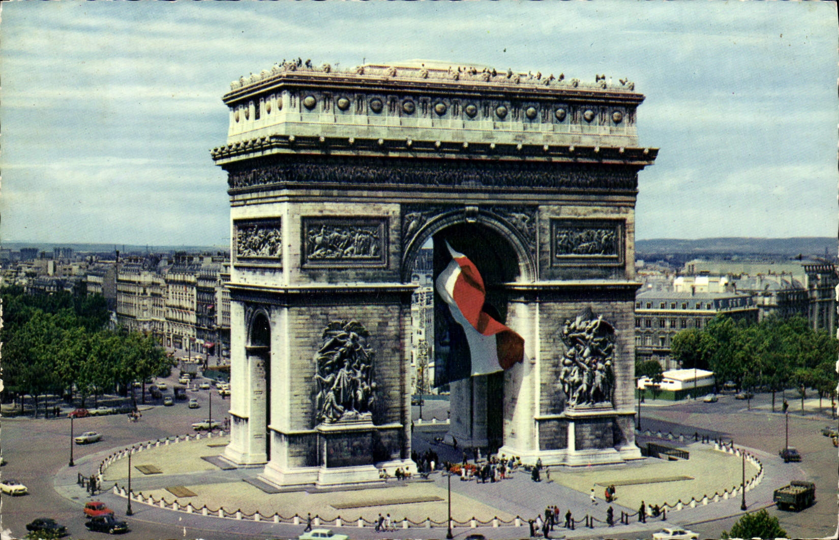 CPM Paris L'Arc de Triomphe 