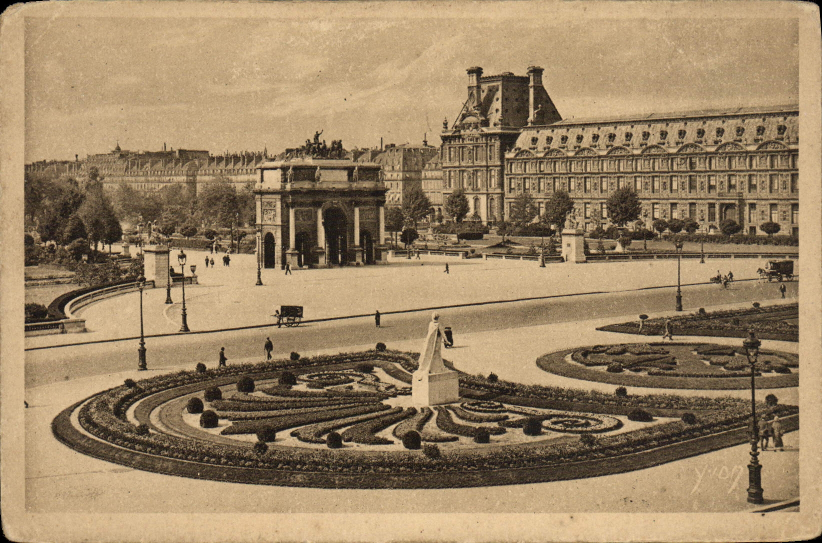 CPA Paris en Flanant Place du Carrousel