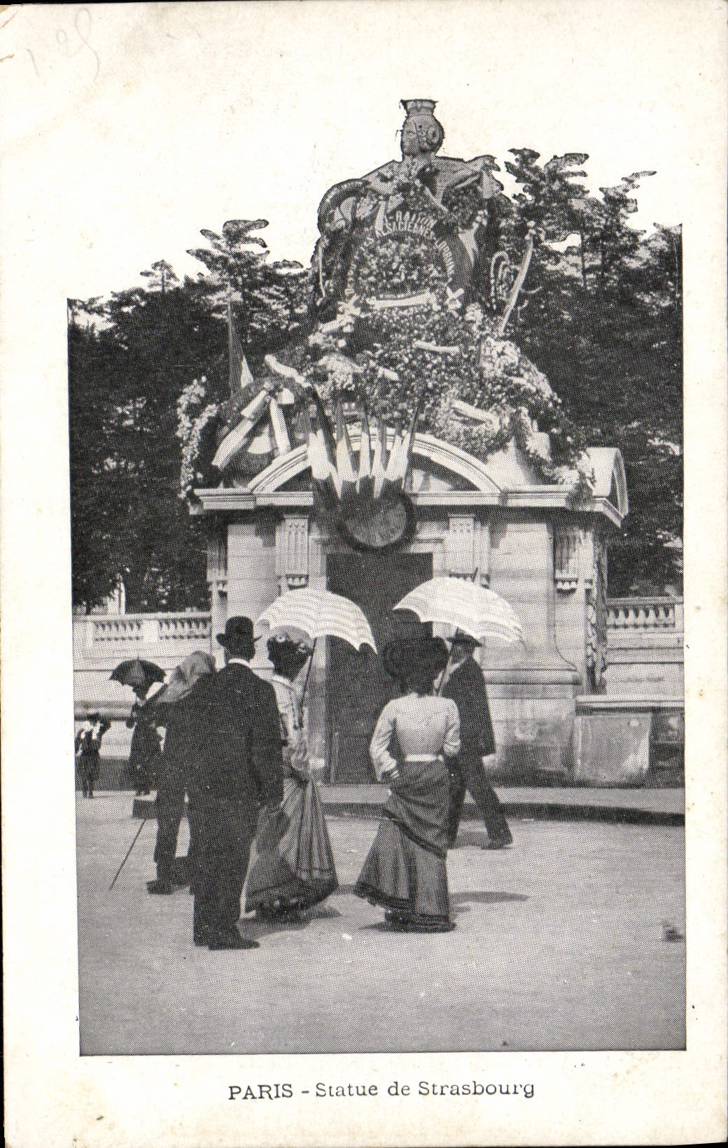 CPA Paris Statue de Strasbourg