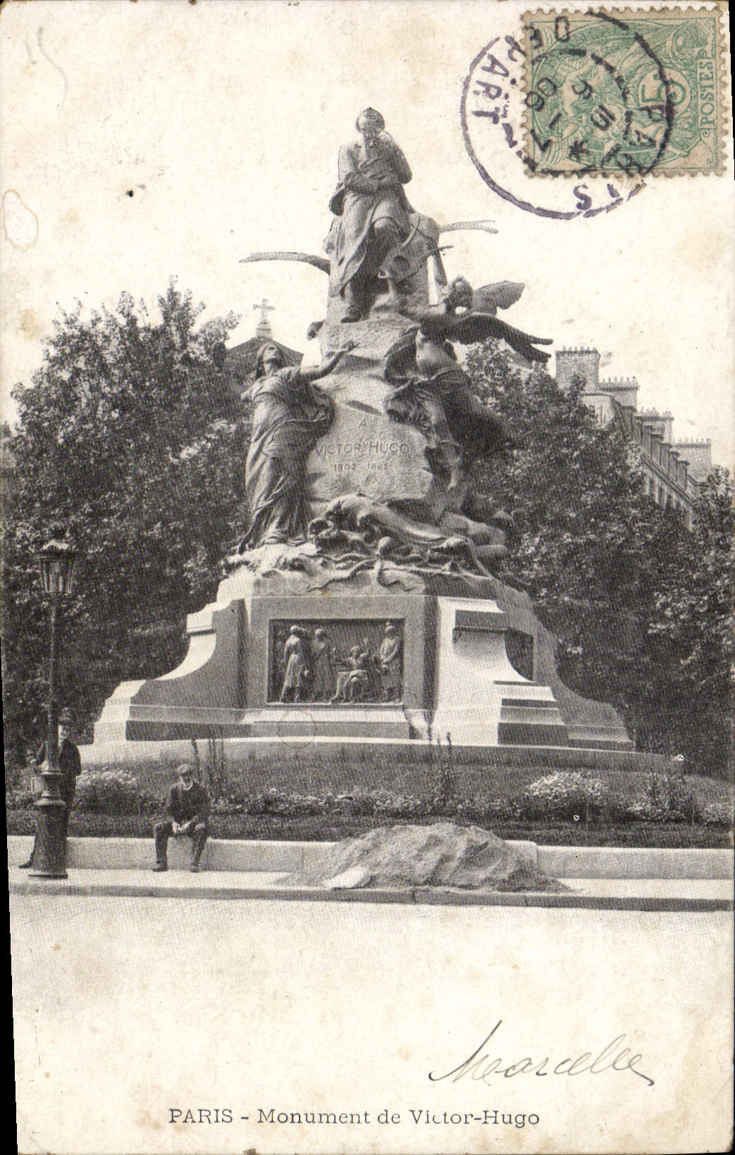 CPA Paris Monument de Victor Hugo 