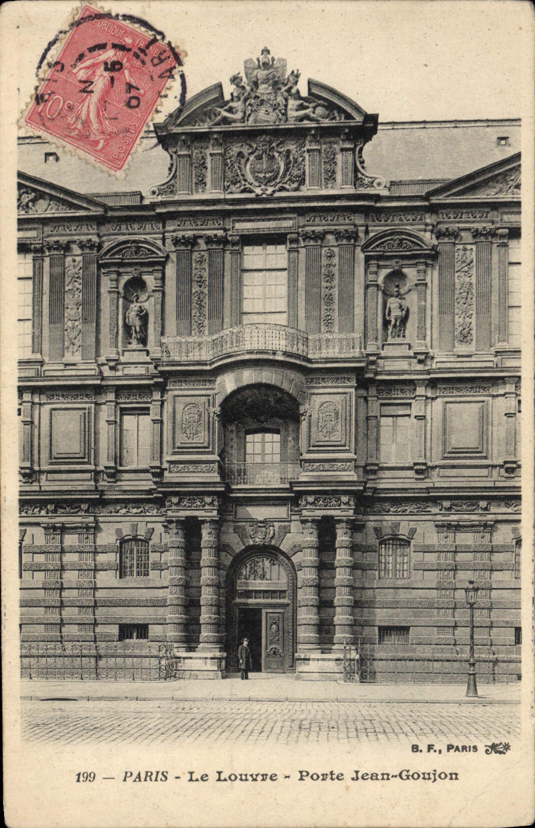 CPA Paris Le Louvre Porte Jean Goujon