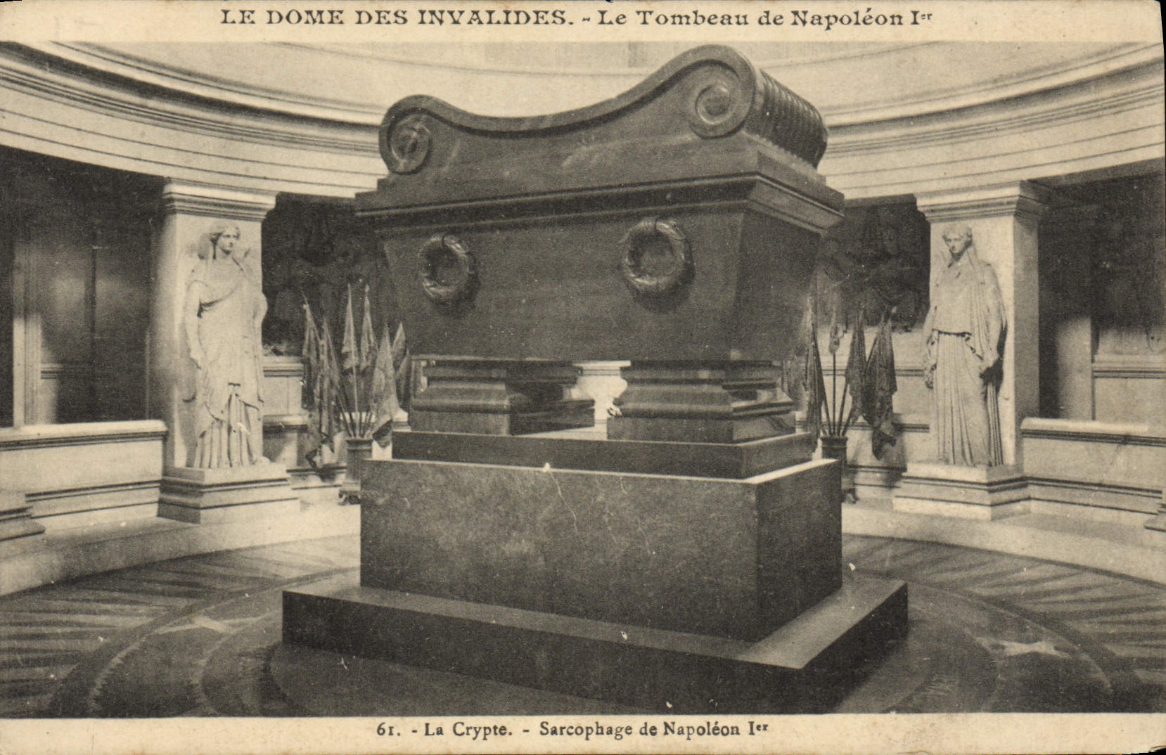 CPA Le Dome Des Invalides Le Tombeau de Napoleon 1er La crypte Sarcophage de Napoleon 1er