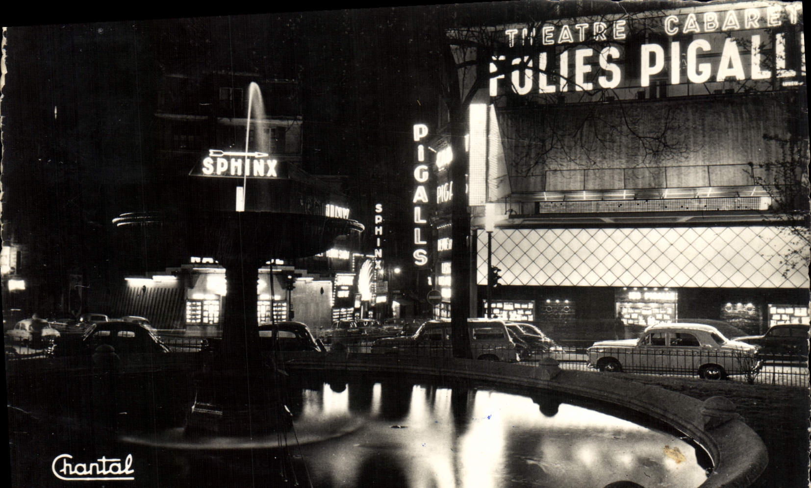 CPM Paris Place Pigalle la Nuit Sphinx Folies Pigalle