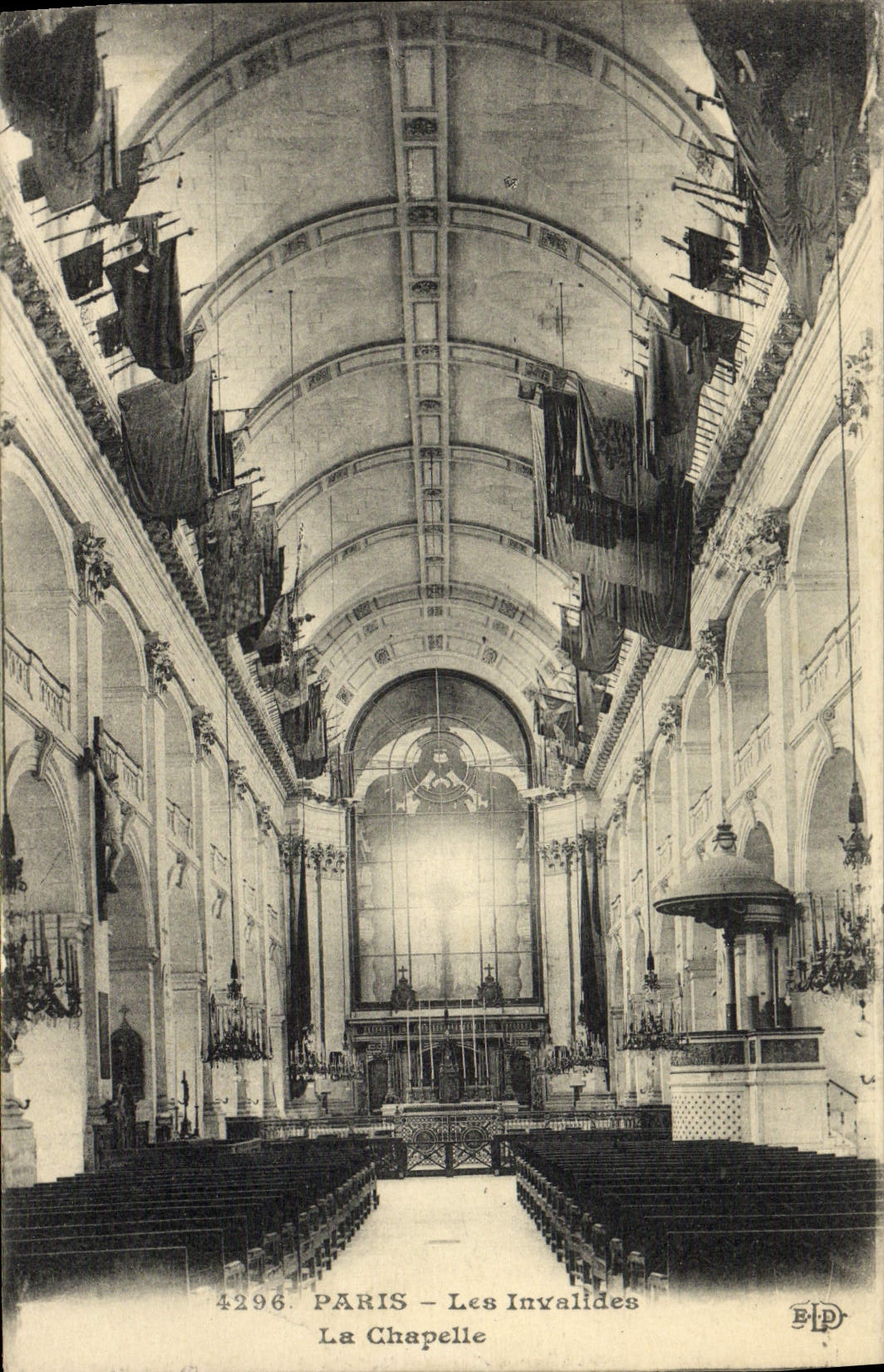 CPA Paris Les Invalides La Chapelle