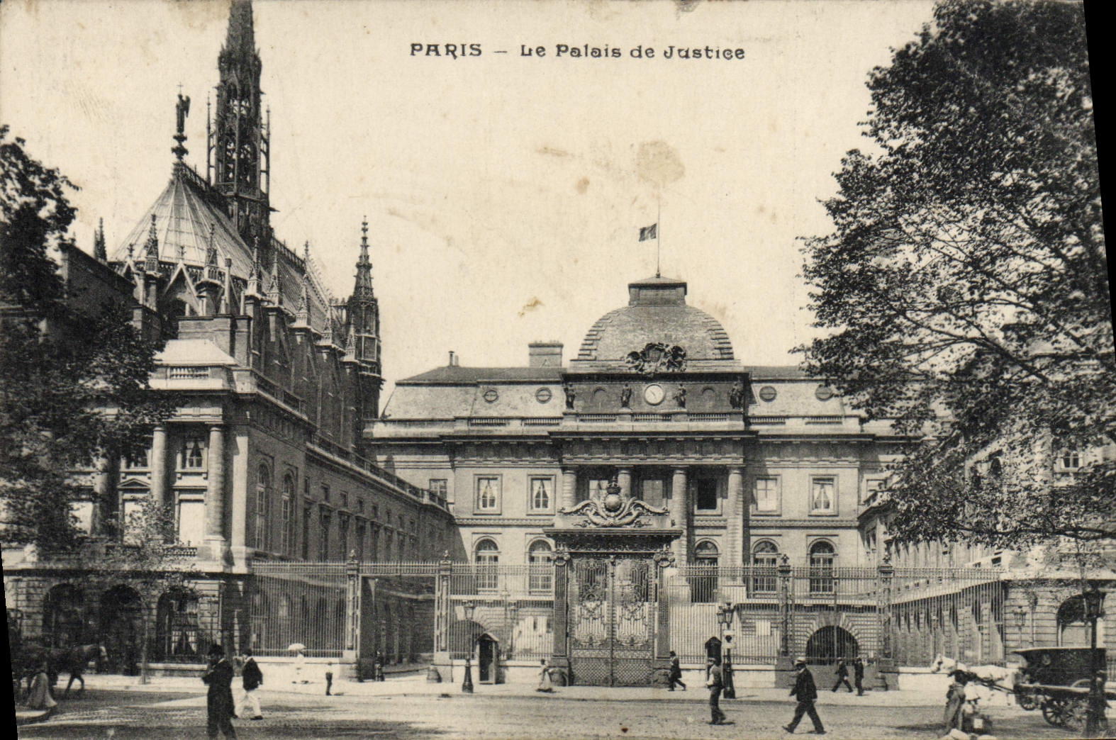 CPA Paris Le Palais De Justics