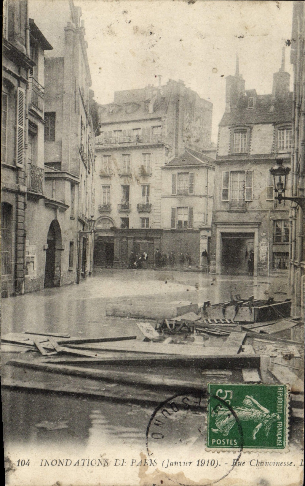 VINTAGE POSTCARD Floods Of Paris Street Chanoinesse