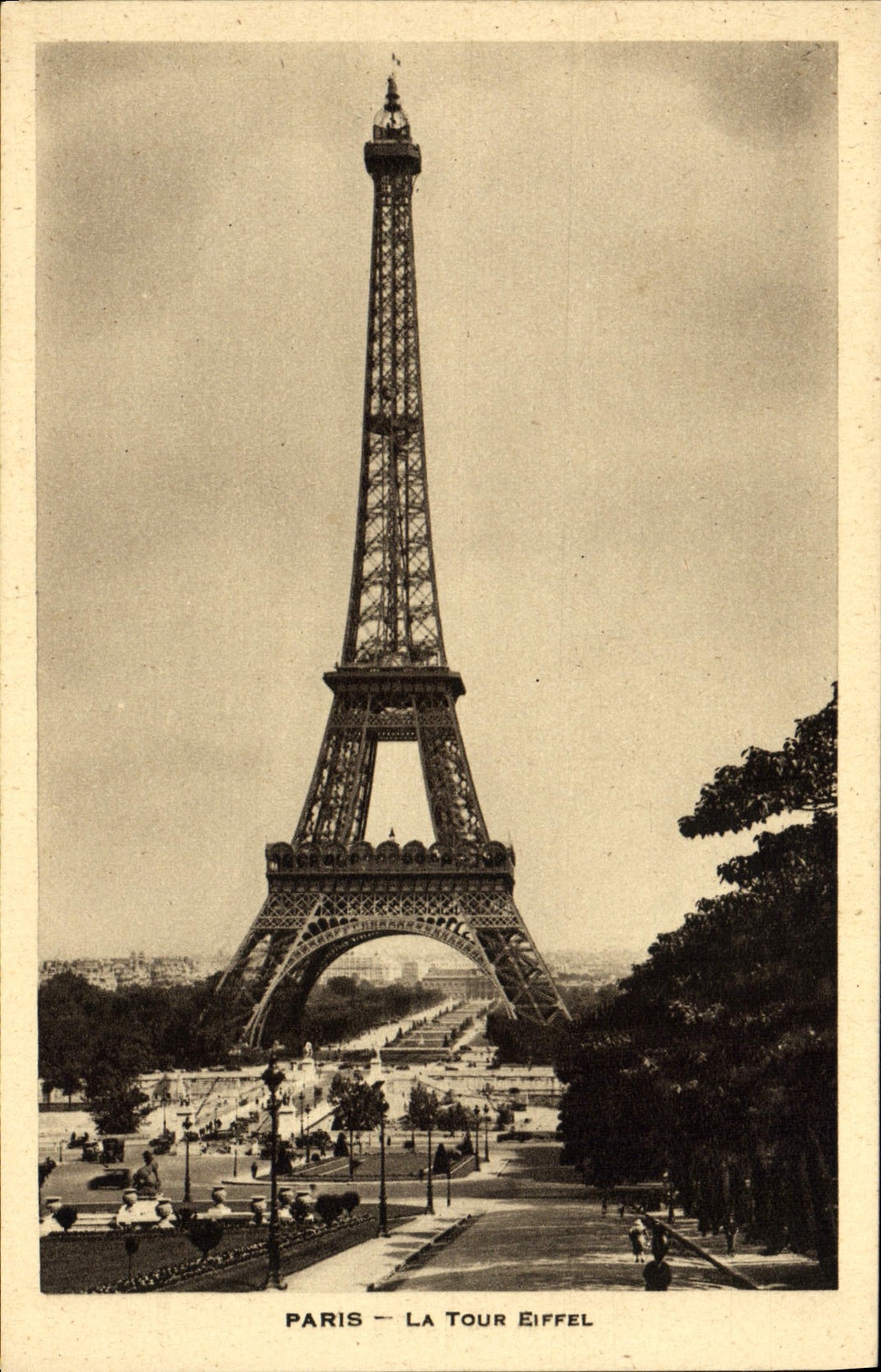 CPA Paris La Tour Eiffel
