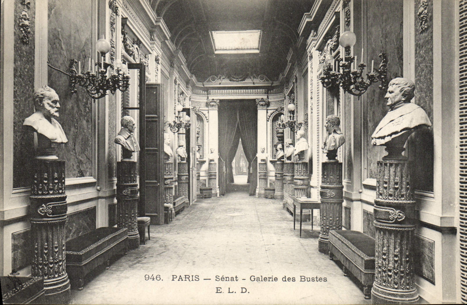 VINTAGE POSTCARD Paris Senate Gallery Of the Busts