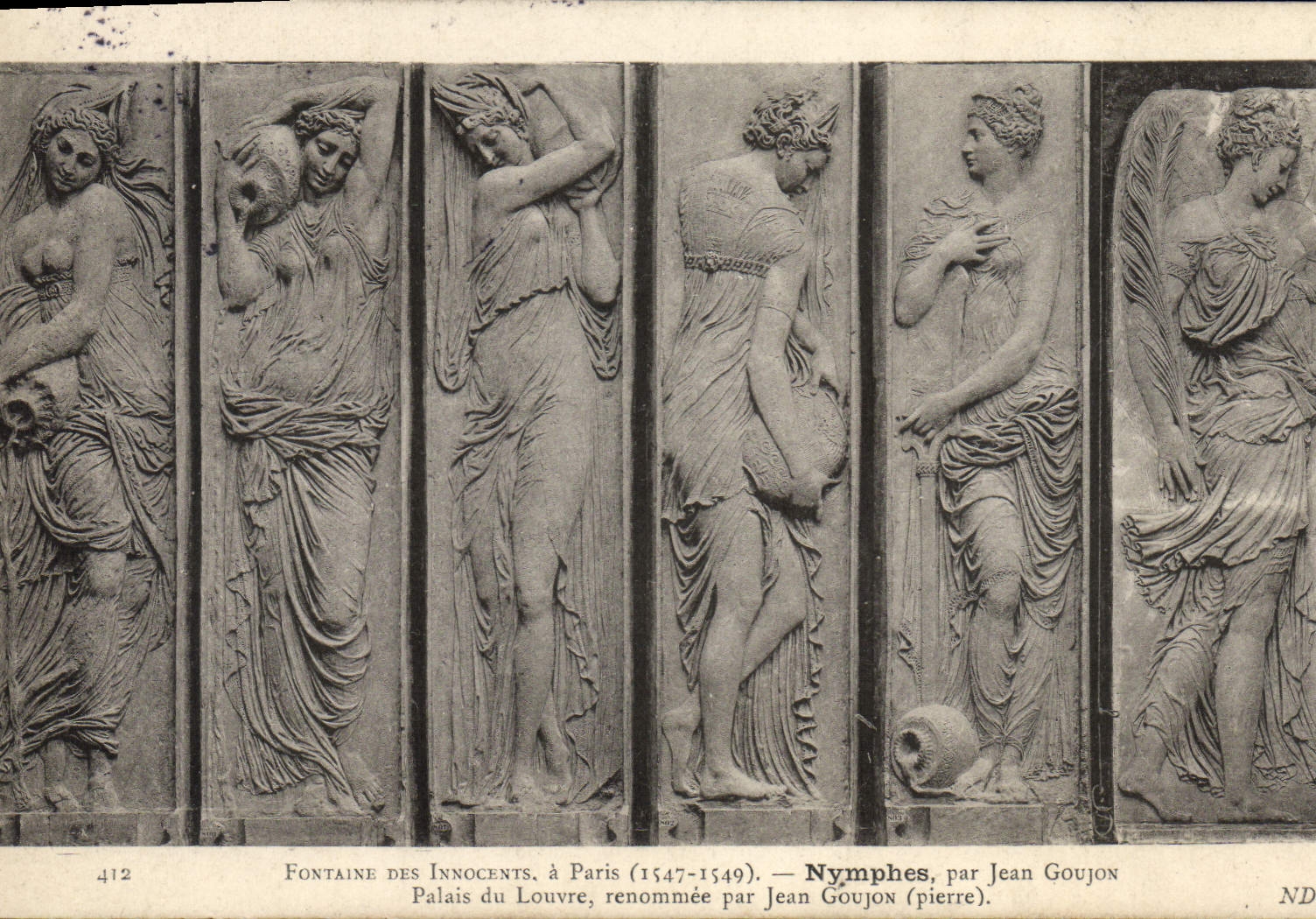 CPA Paris Fontaine des Innocents Nymphes Jean Goujon Palais du Louvre 