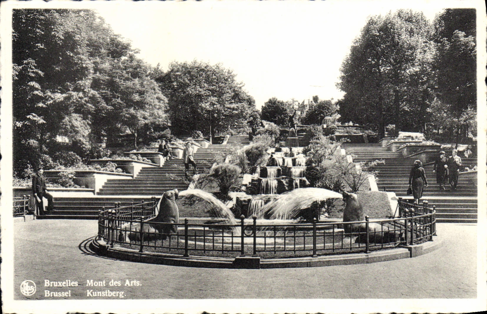 VINTAGE POSTCARD Brussels Mount Of Arts