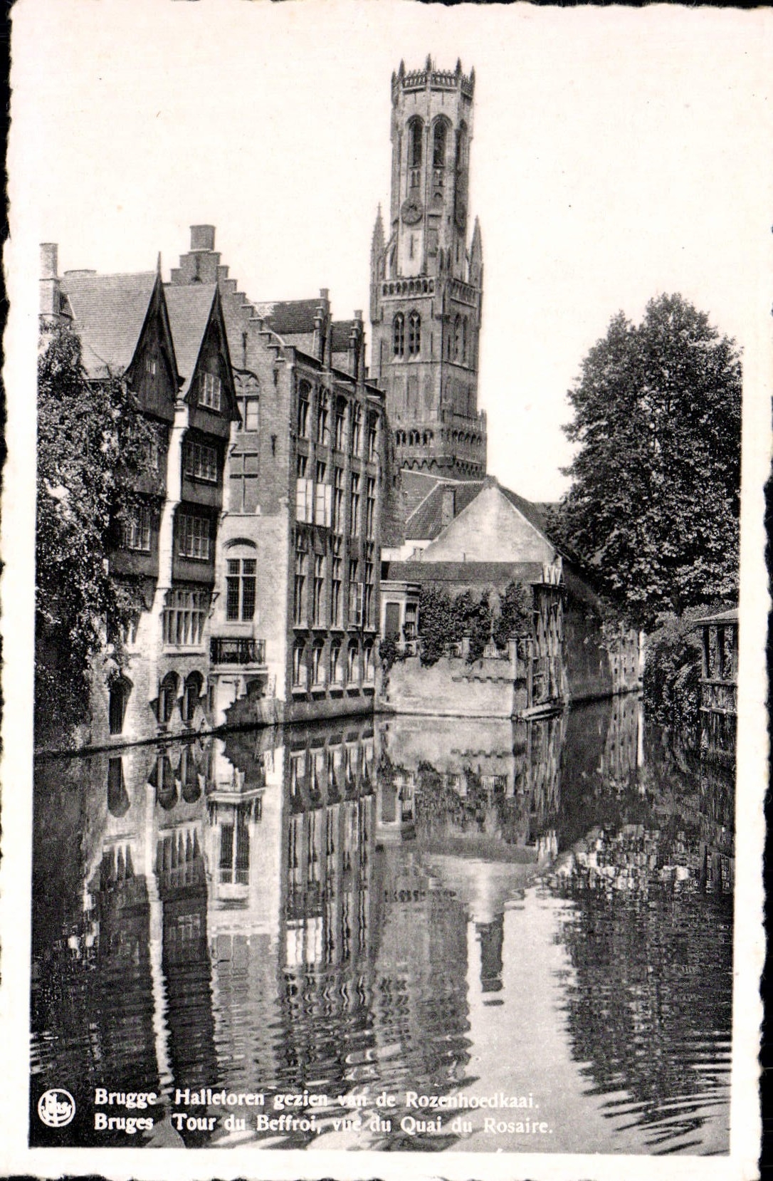 CPM Bruges Tour du beffroi vue du quai du Rosaire