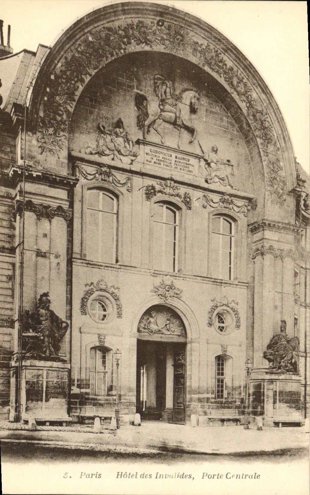 CPA Paris Hotel Des Invalides Porte Centrale