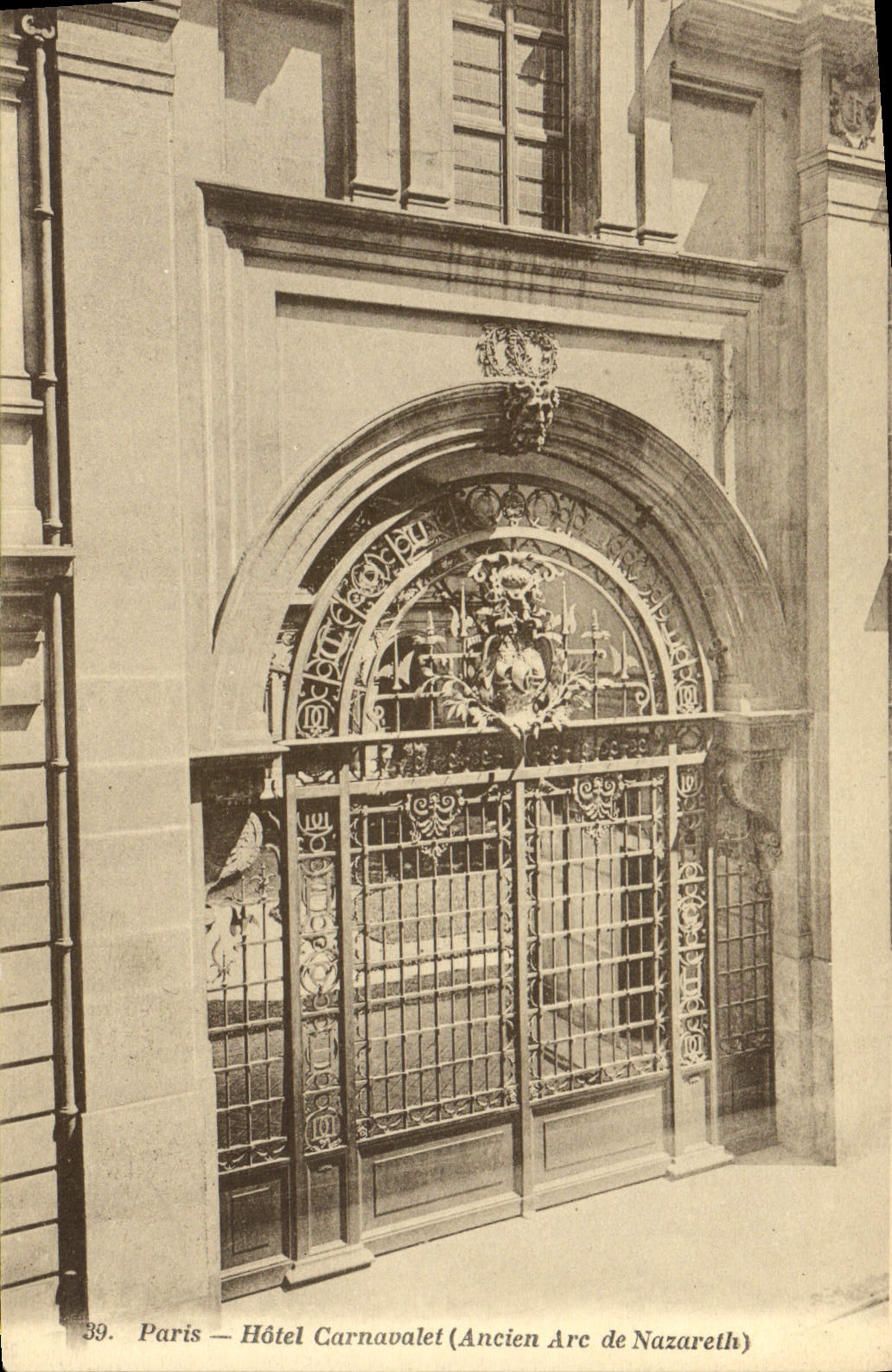 CPA Paris Hotel Carnavalet Ancien Arc de Nazareth