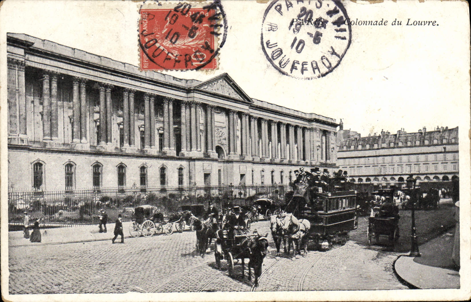 CPA Paris Colonnade Du Louvre Caleche Cheval