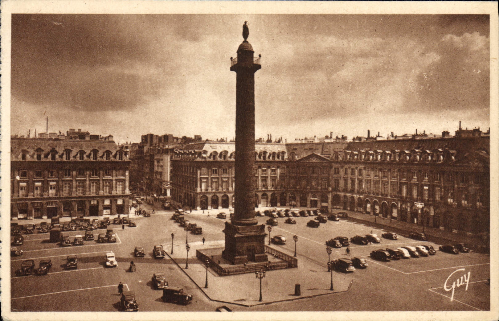CPA Paris Place Vendome Et Colonne De La Grande Armee