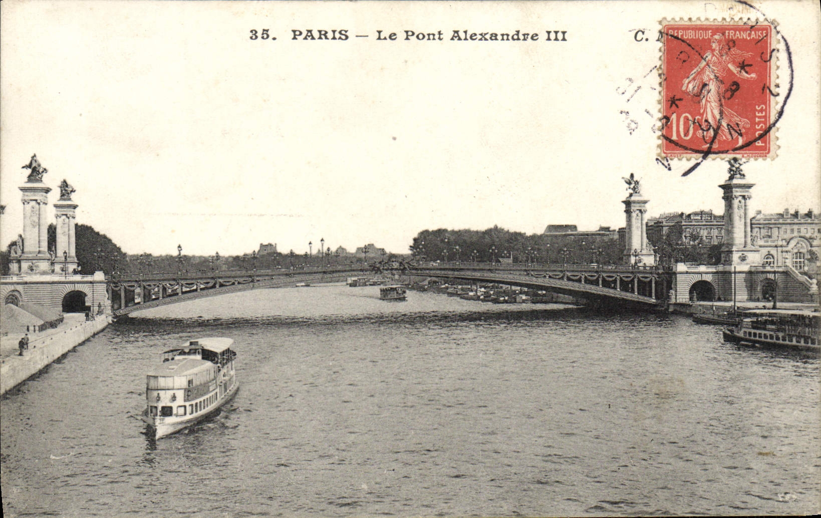 CPA Paris Le Pont Alexandre III Bateau peniche 