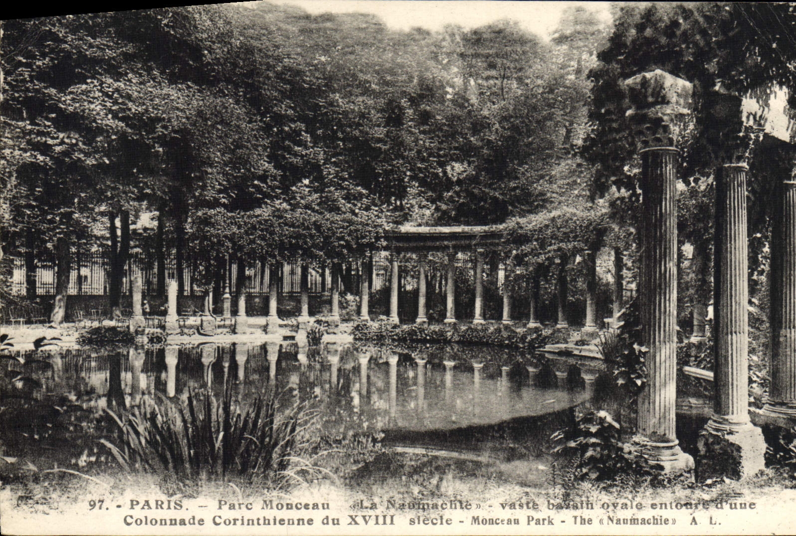 CPA Paris Parc Monceau La Naumachie vaste bassin ovale entoure d'une colonnade corinthienne 