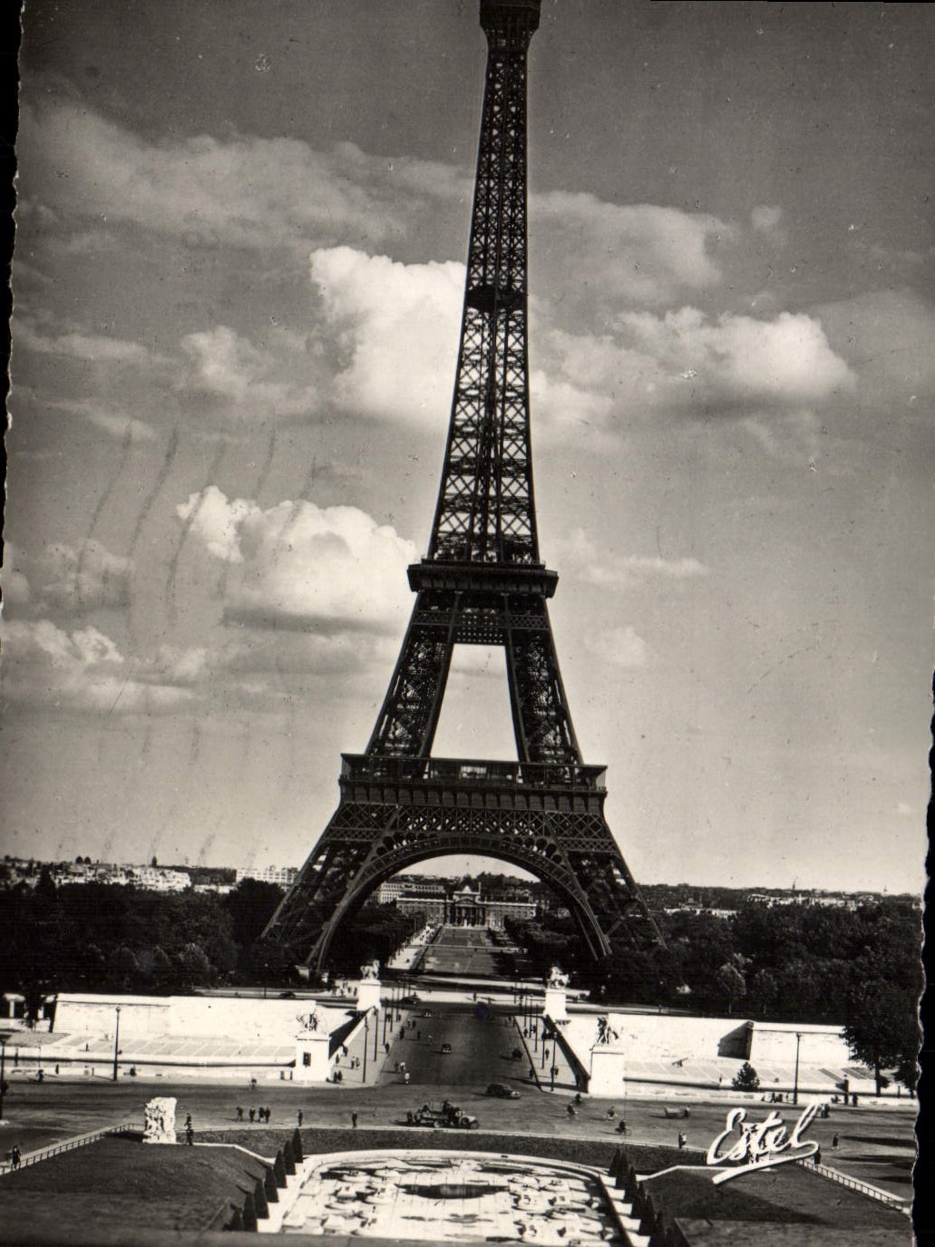 CPM Paris La Tour Eiffel