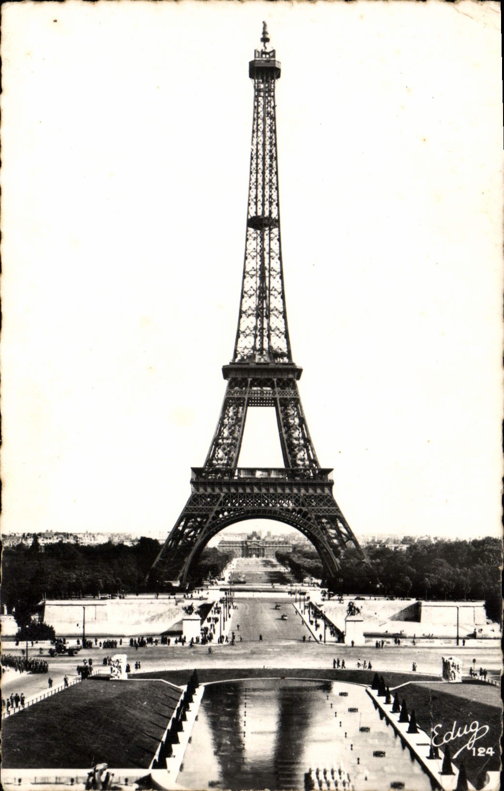 CPM Paris La Tour Eiffel