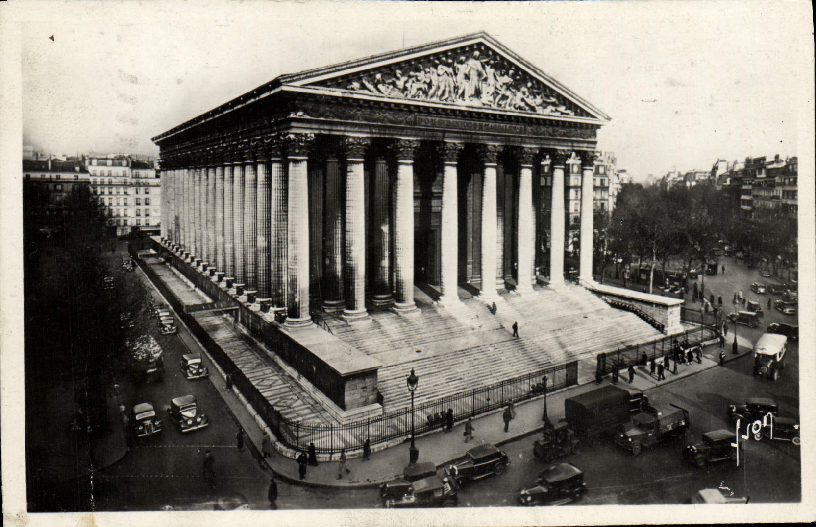 CPM Paris En Flanant Eglise De La Madeleine
