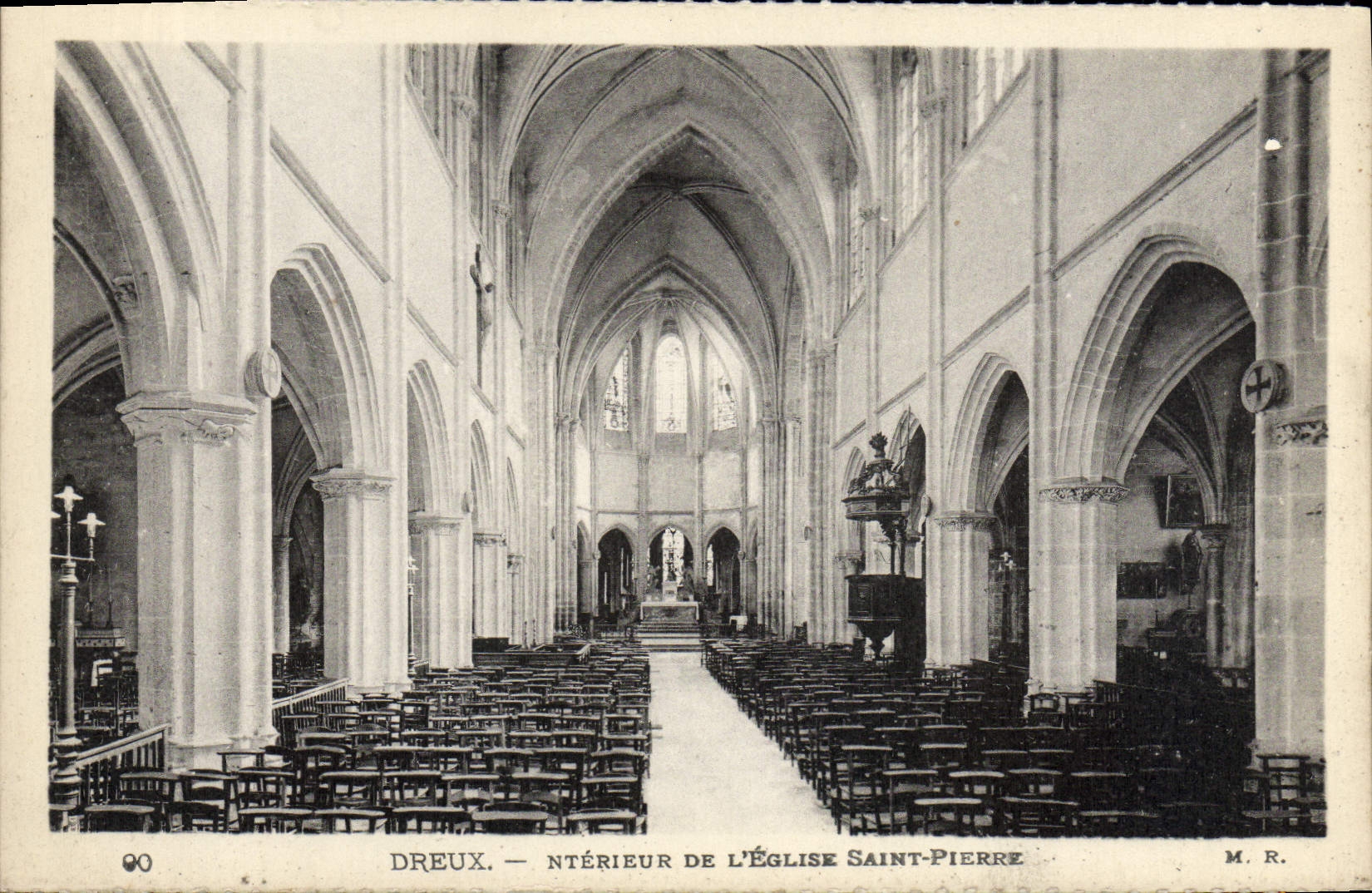 CPA Dreux Interieur De L'Eglise Saint Pierre
