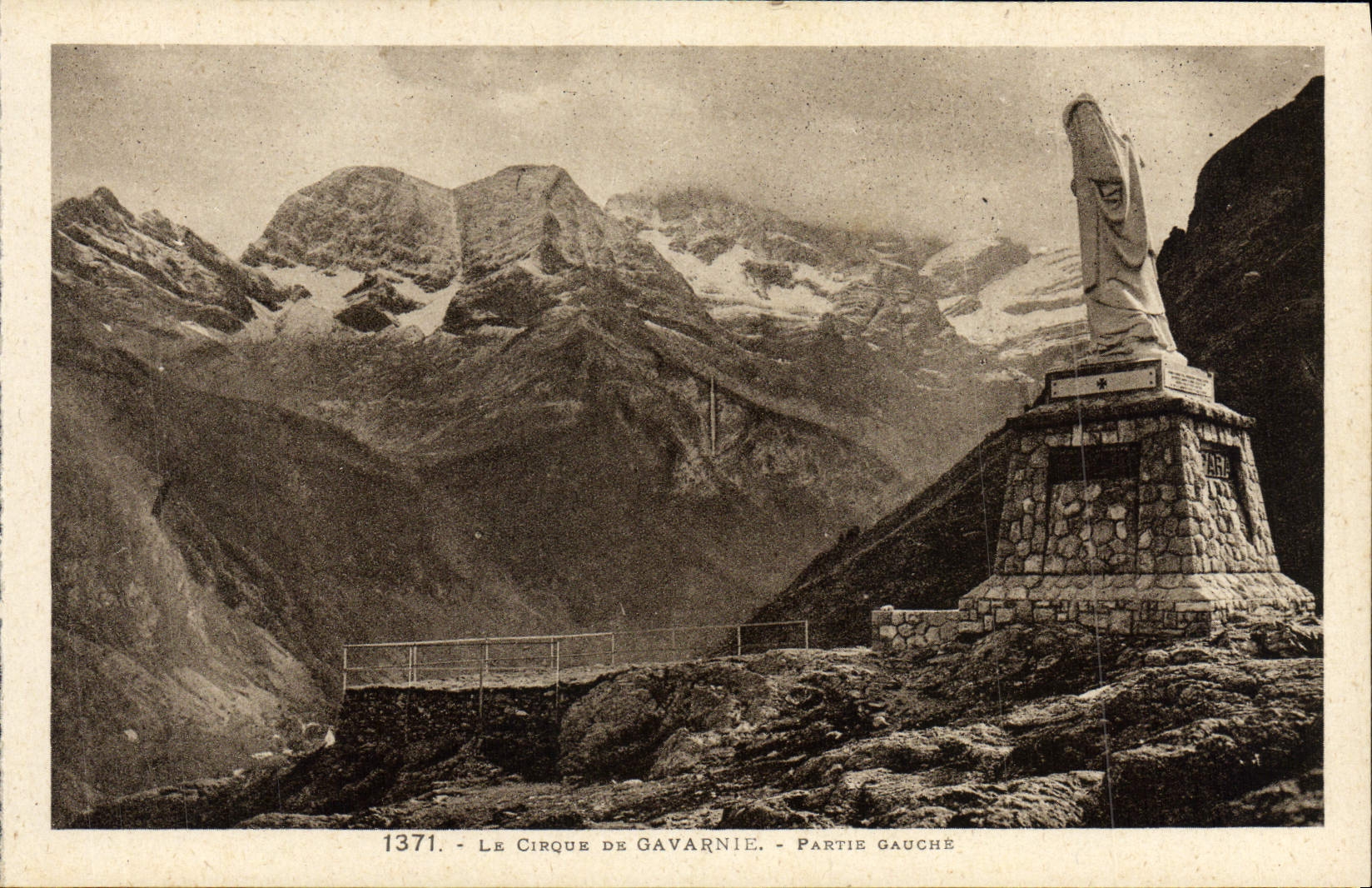 CPA Le Cirque De Gavarnie Partie Gauche