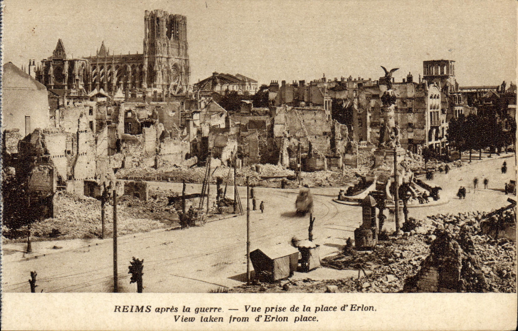CPA Reims Apres La Guerre Vue Prise De La Place D'Erlon Militaria