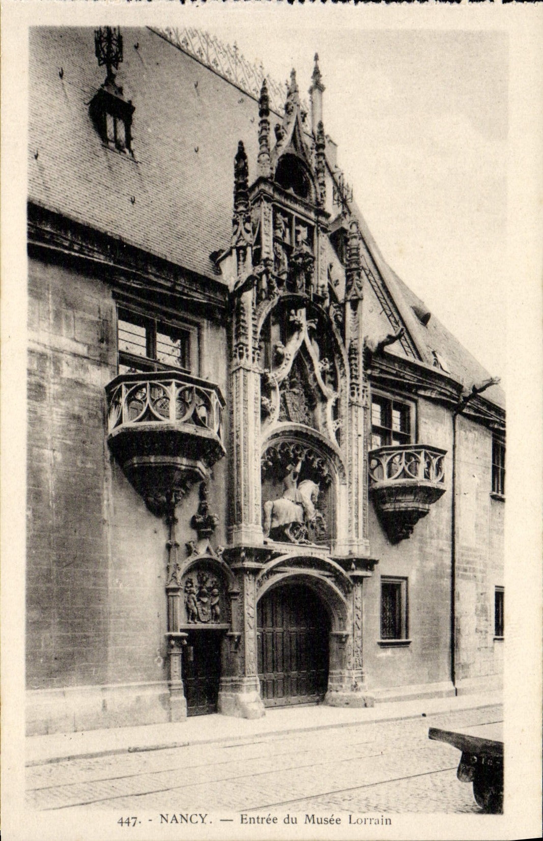 CPA Nancy Entree Du Musee Lorrain