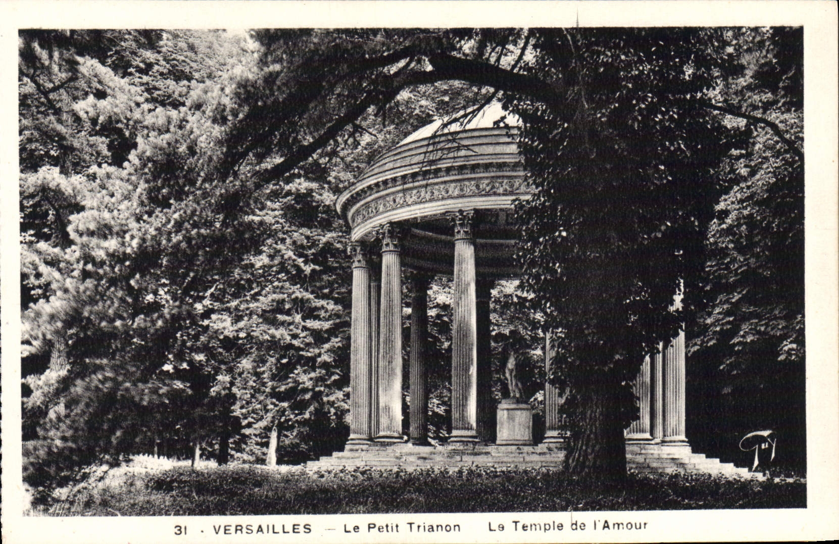CPA Versailles Le Petit Trianon Le Temple De I'Amour