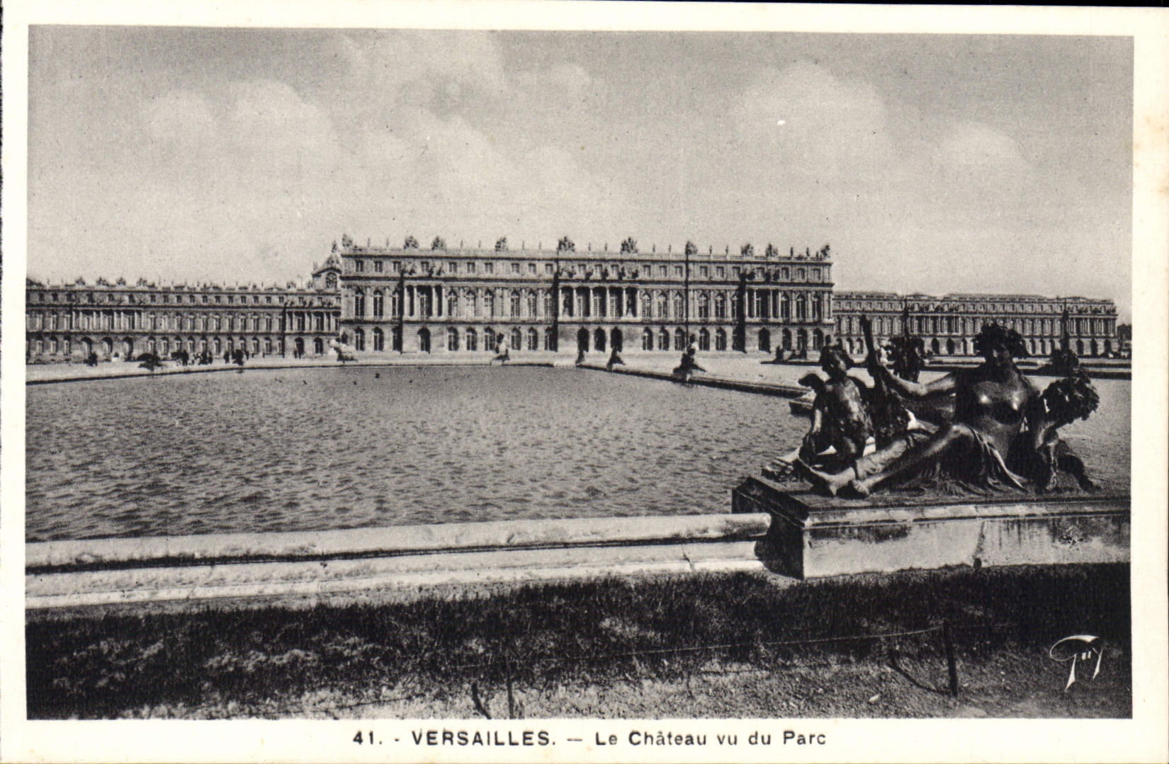 CPA Versailles Le Chateau Vu Du Parc