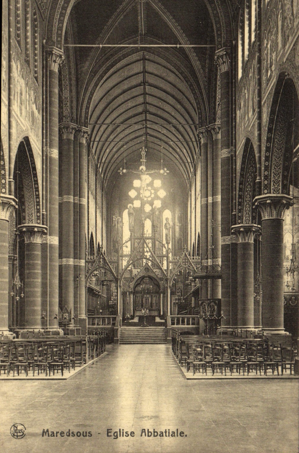 VINTAGE POSTCARD Maredsous Abbey church