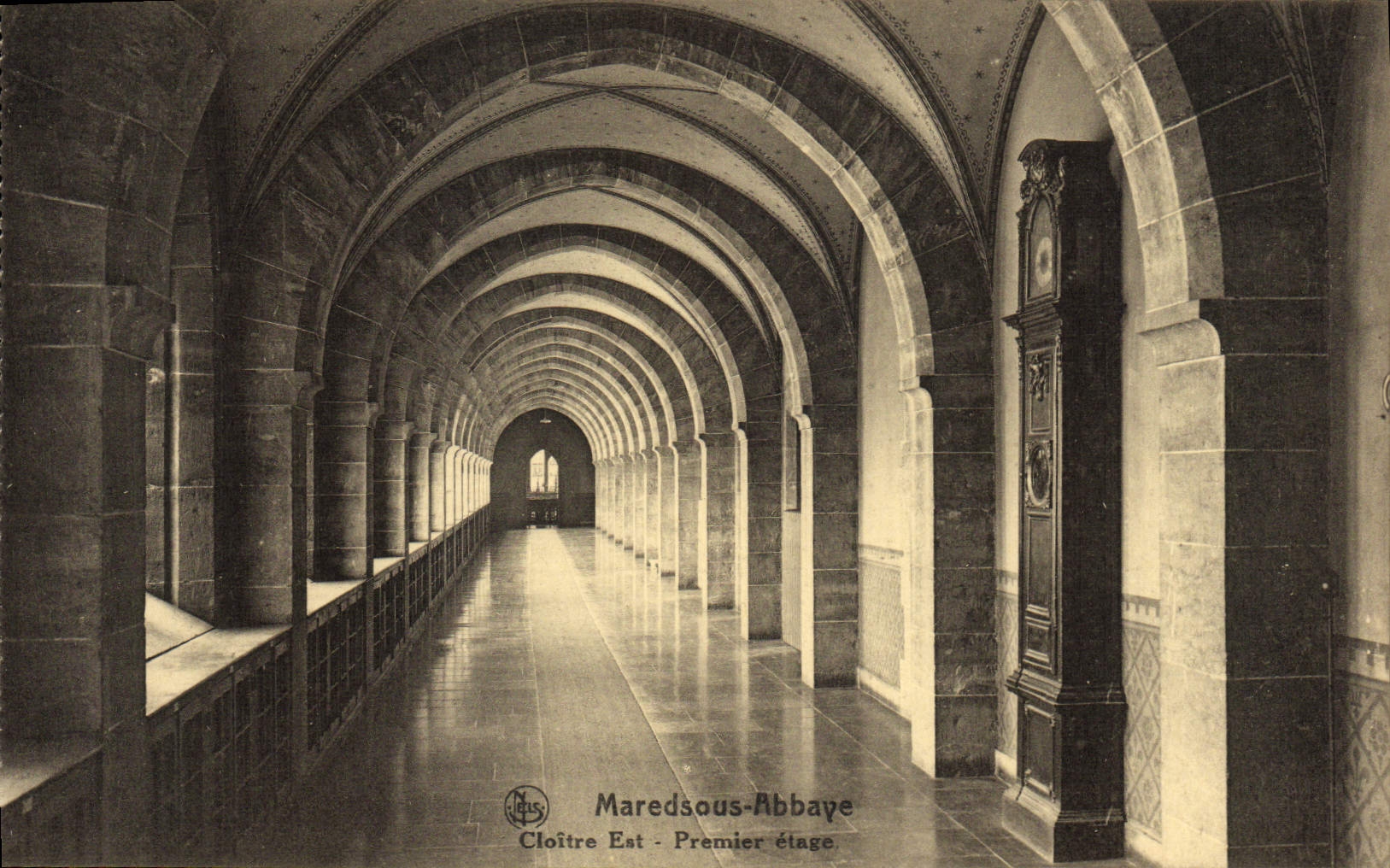 VINTAGE POSTCARD Maredsous Abbaye Cloister Is First stage