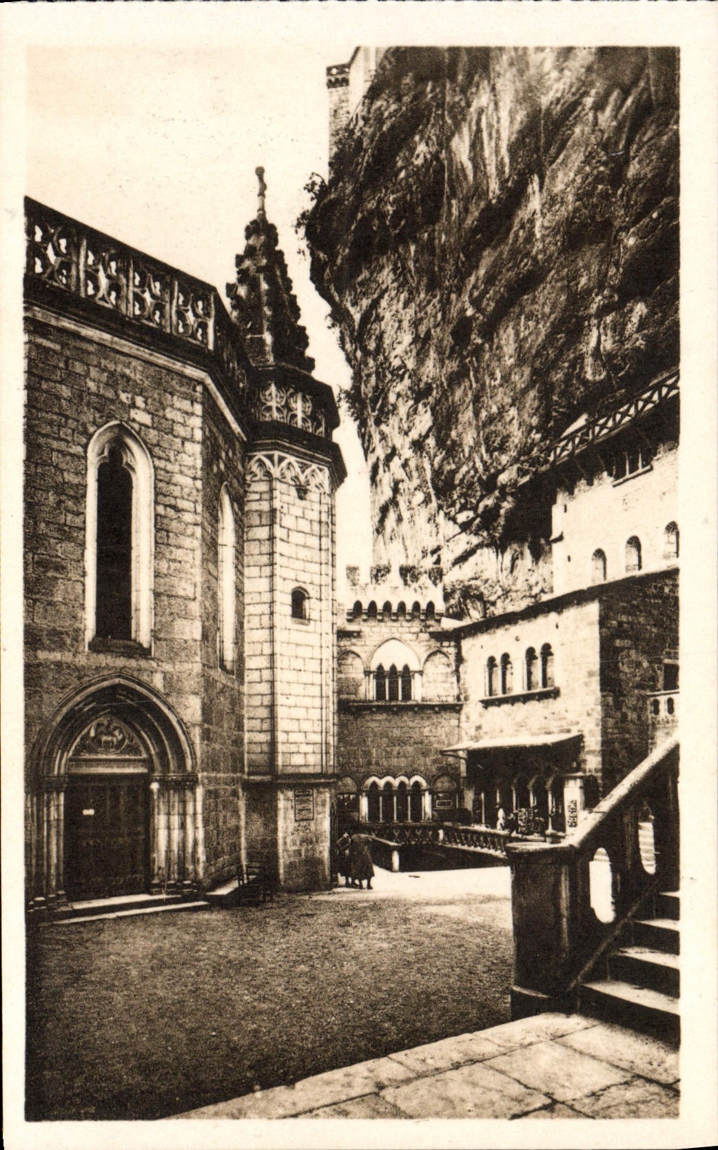 VINTAGE POSTCARD Rocamadour La Chapelle St Jean