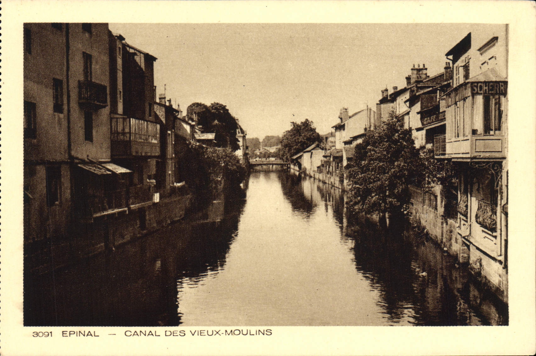 Canal de Epinal de la POSTAL de la VENDIMIA de los viejos hombres Moulins