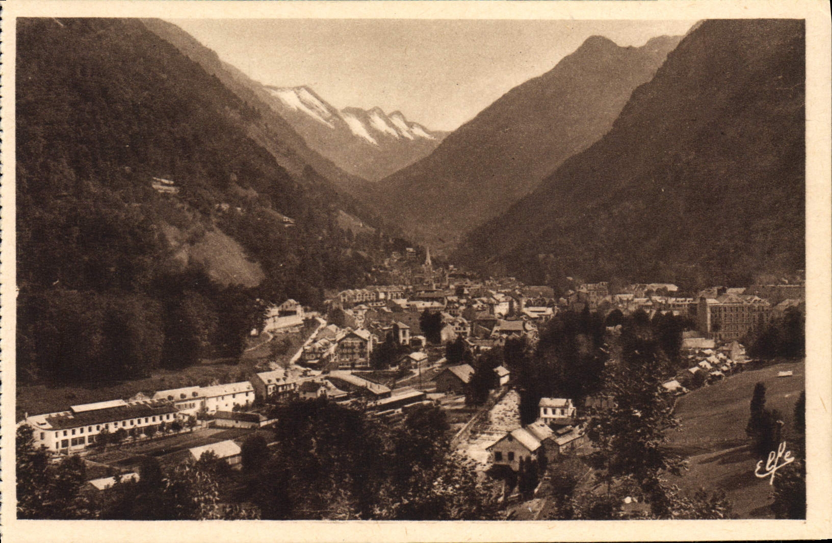 CPA Cauterets Vue Generale