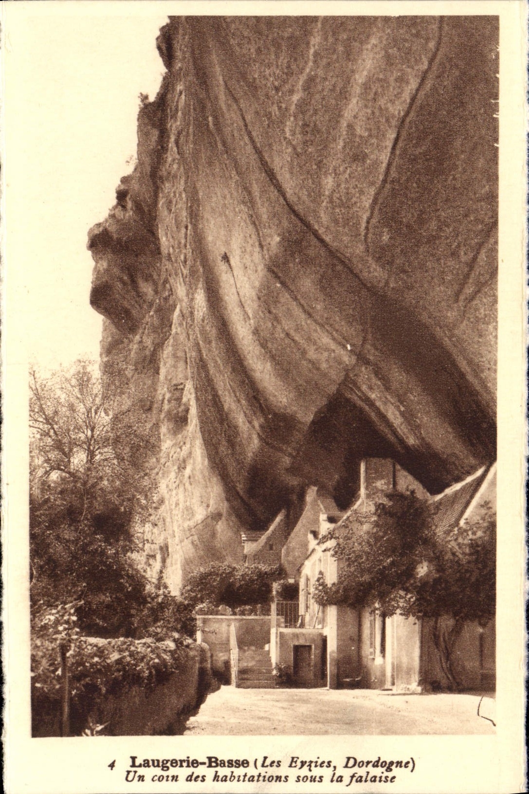 POSTAL Laugerie de la VENDIMIA bajo una esquina de las viviendas bajo prehistoria de Eyzies del acantilado