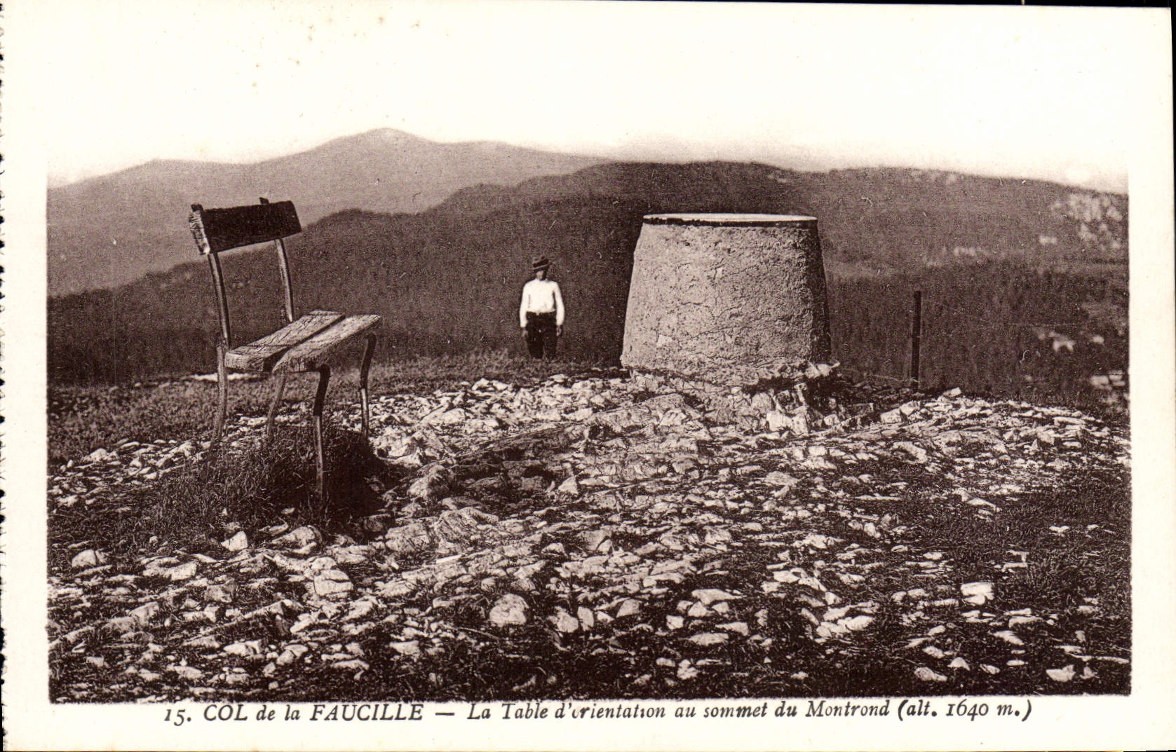 VINTAGE POSTCARD Collar of the Sickle the Table of orientation at the top of Montrond