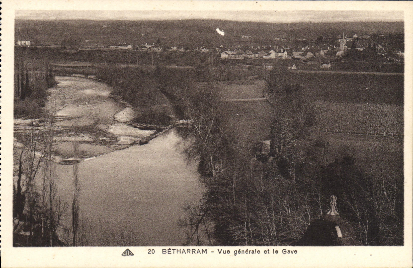 CPA Betharram Vue Generale et le Gave