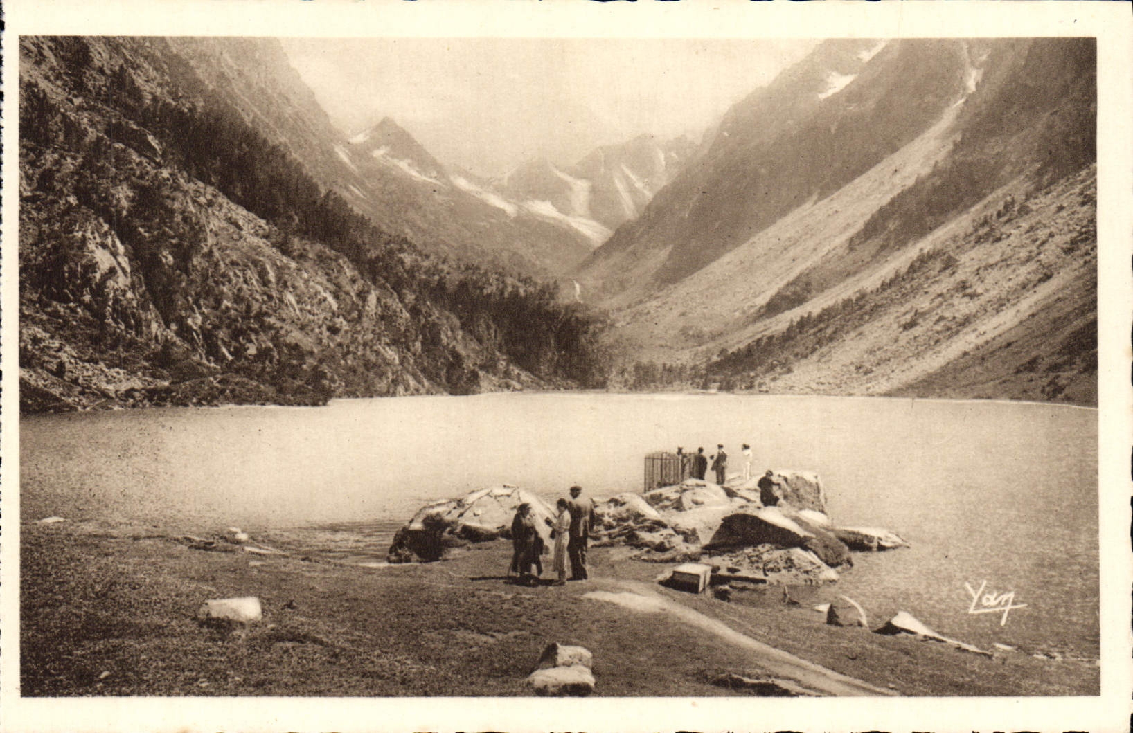 CPA Cauterets Le Lac de Gaube 