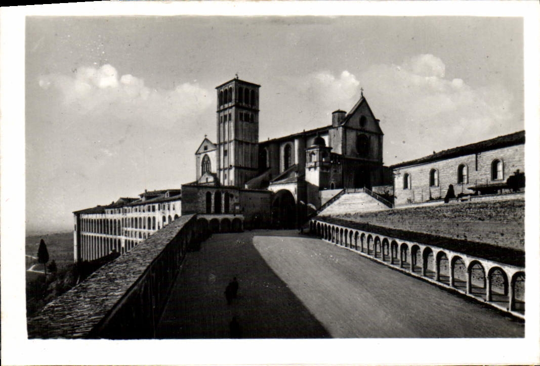 MODERN CARD Assisi Basilica di Francesco Vista paved Piazza Inferiore