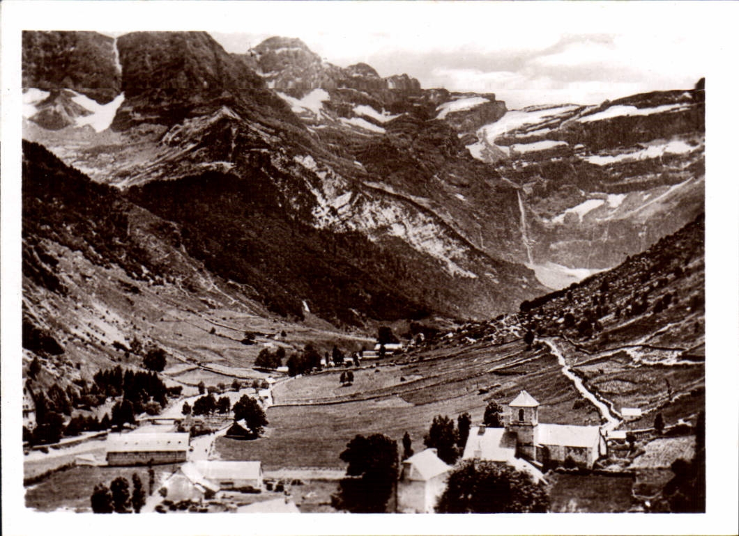 MODERN CARD Gavarnie View