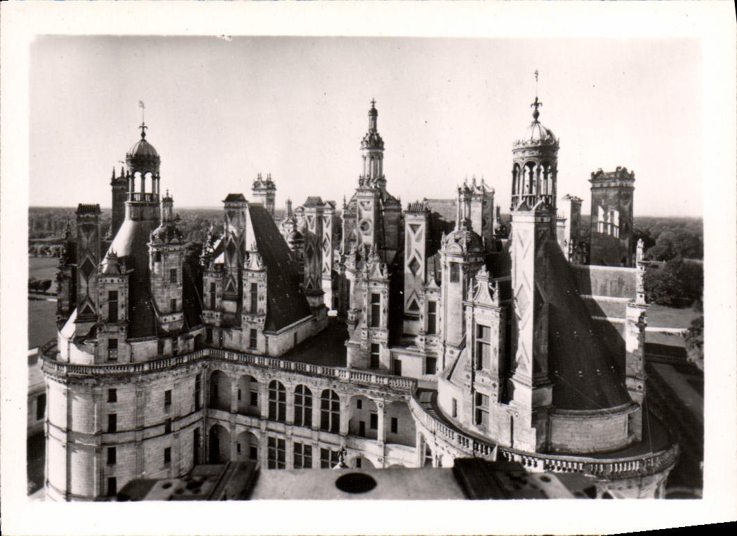 MODERN CARD Chambord Castle Overall picture of the roofs and the terraces