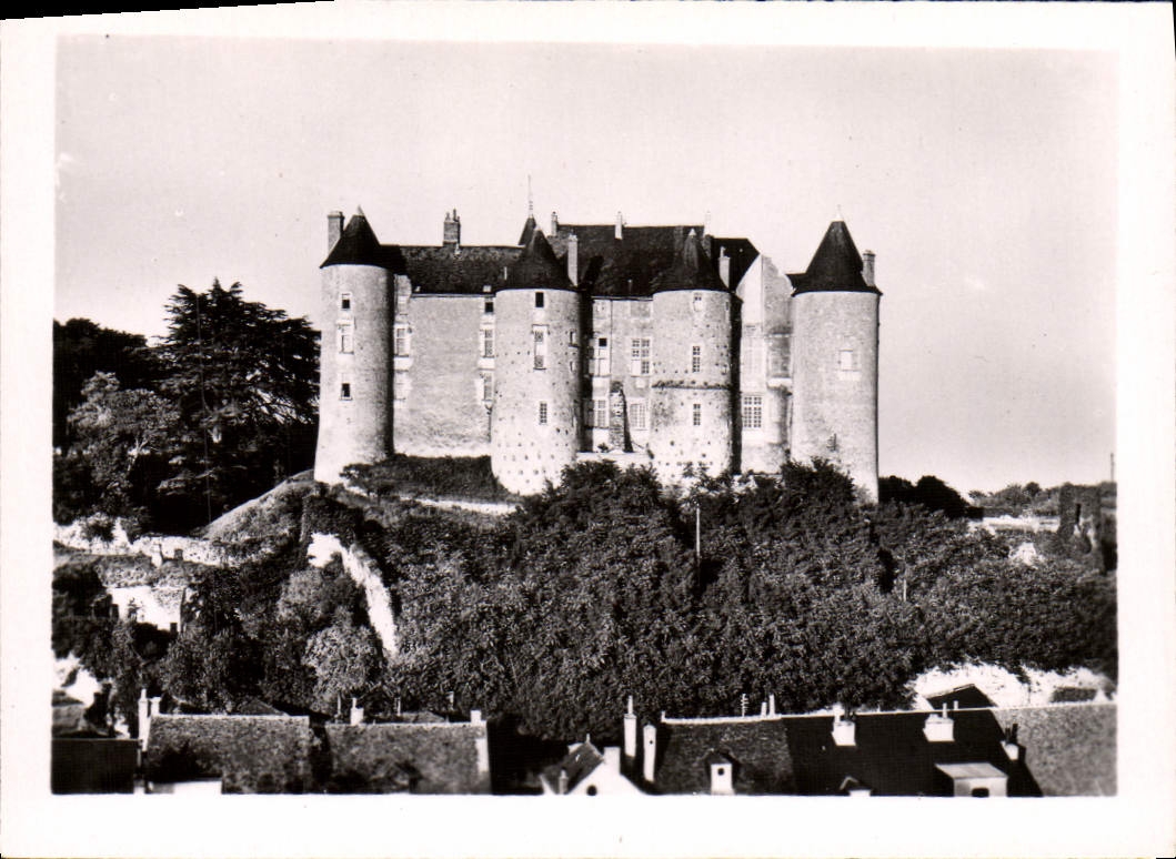 MODERN CARD Luynes Castle