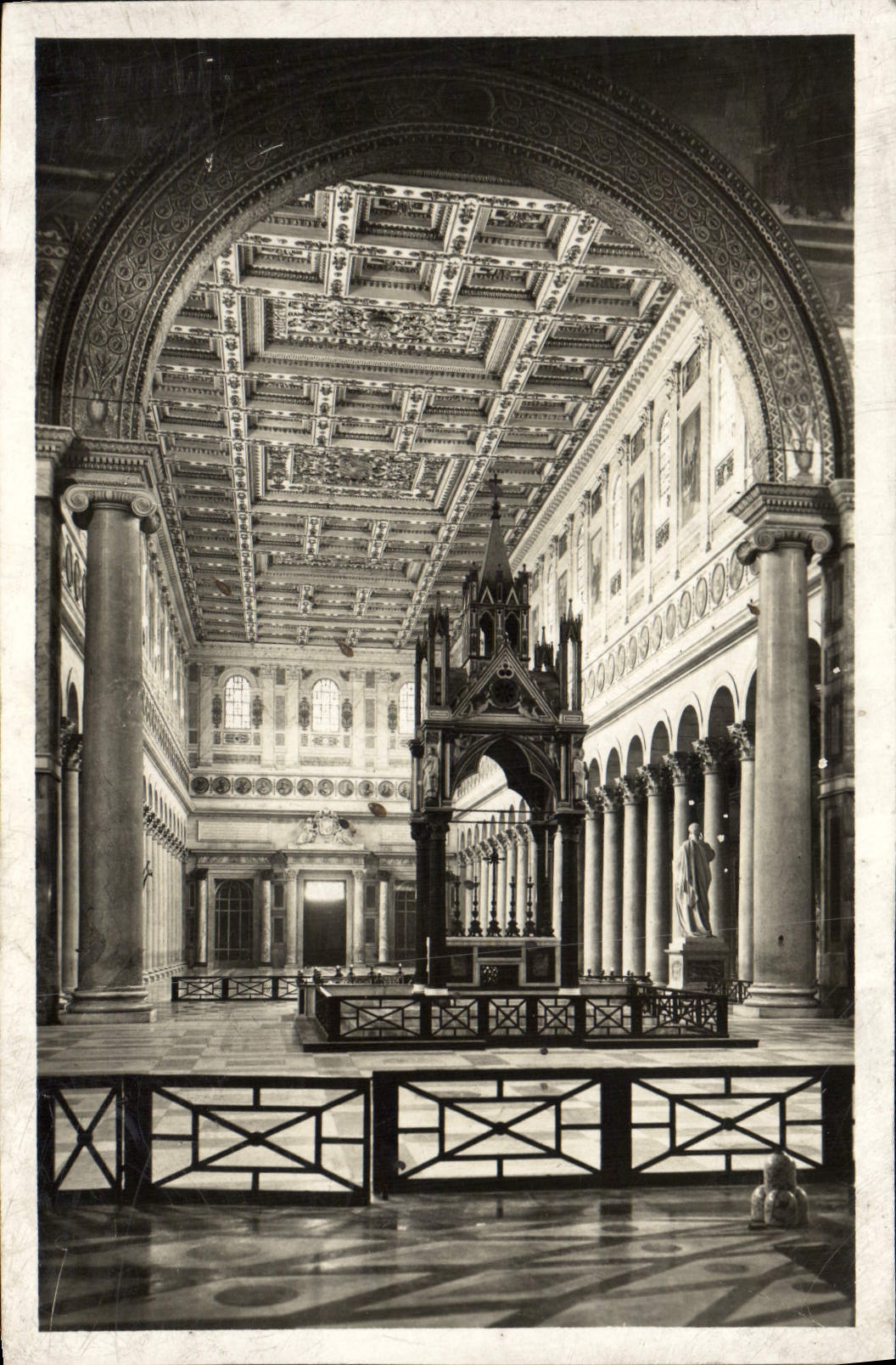CPM Roma Interno nelle basilica di S Paolo