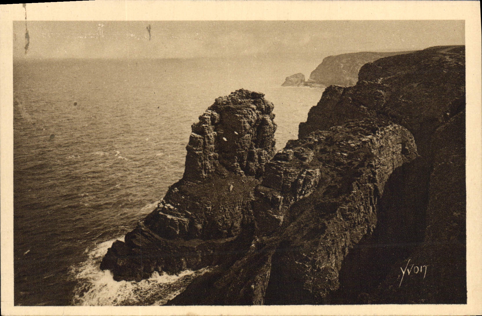 CPA Cap Frehel Rocher de la Grande Fauconniere Faucon Rapace