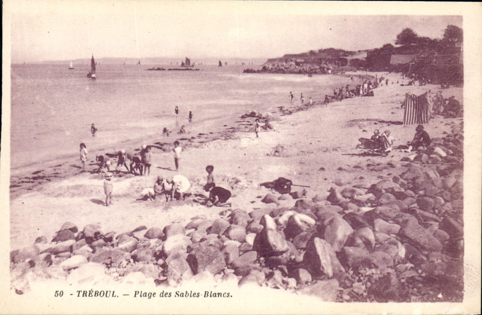 VINTAGE POSTCARD Treboul Beach of White Sands Children