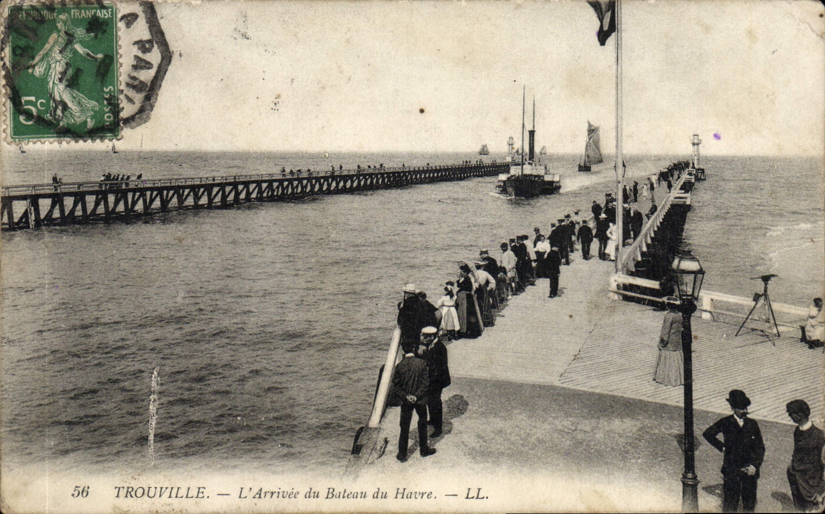 POSTAL Trouville de la VENDIMIA la llegada del barco de Le Havre